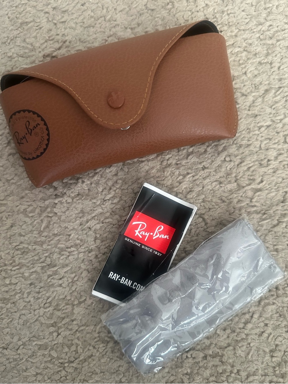Ray-Ban Silver Aviator Sunglasses with Brown Case - Picture 6 of 7